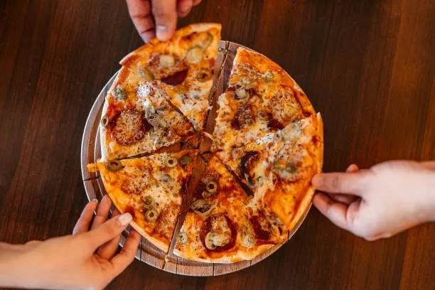 Pizza na wspólny posiłek